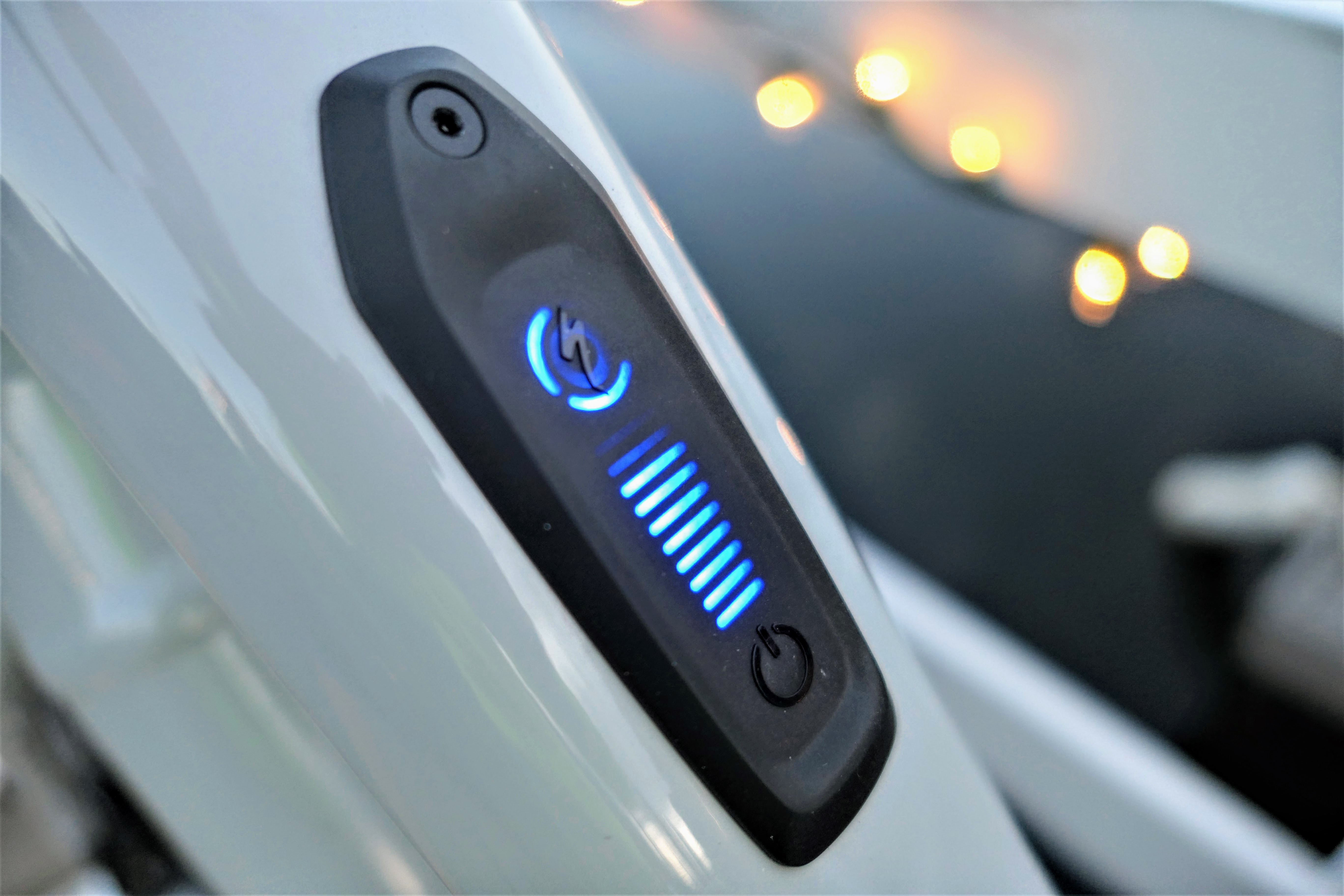 Specialized Turbo Como SL 4.0 power switch and controls